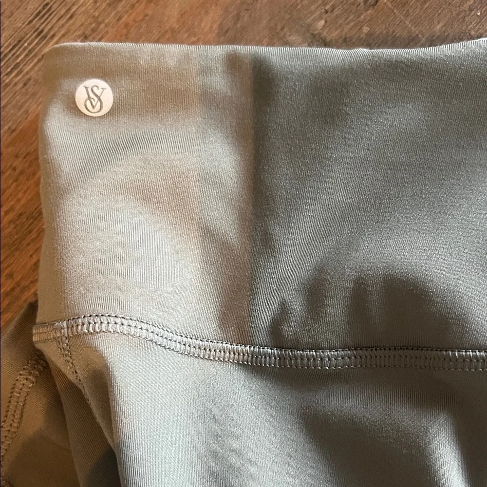 Victoria's Secret Gray Ankle Pants - Picture 3 of 5